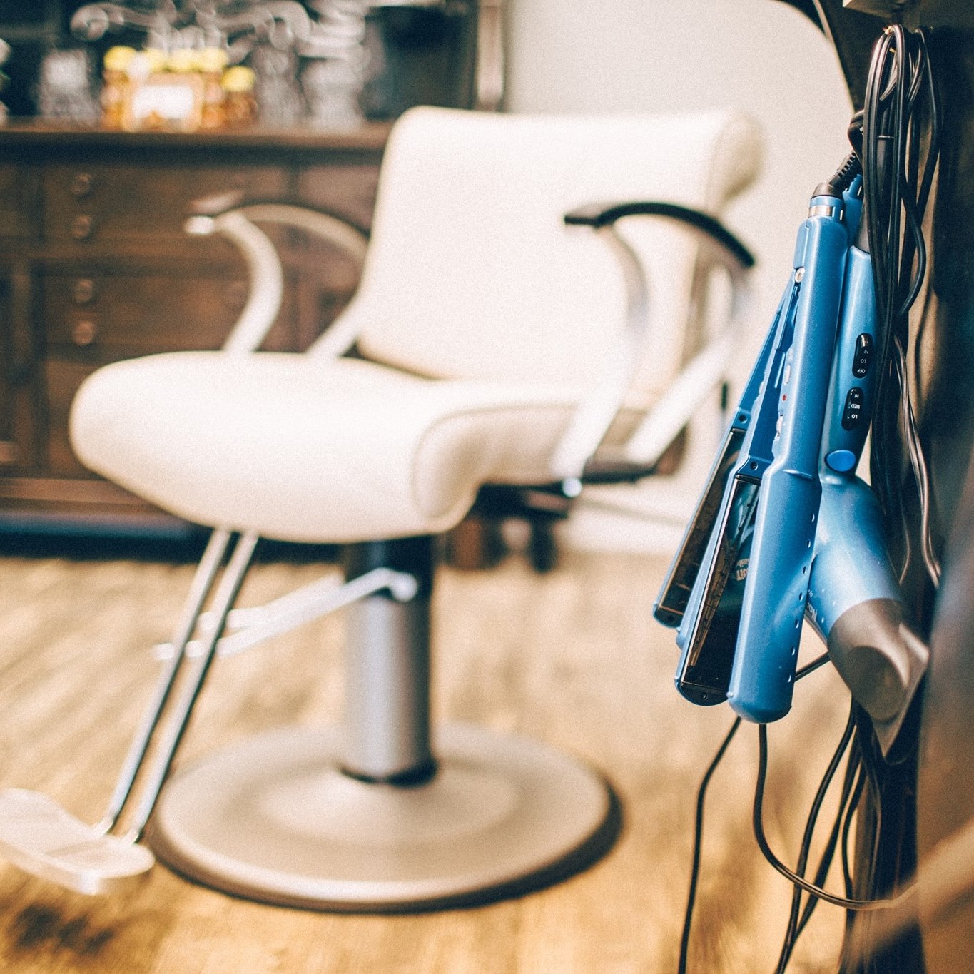 BEST SALON ACCESSORIES IN 2025